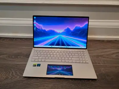 I’m selling this powerful and sleek Asus Laptop. This specific laptop also has a screen pad (please...
