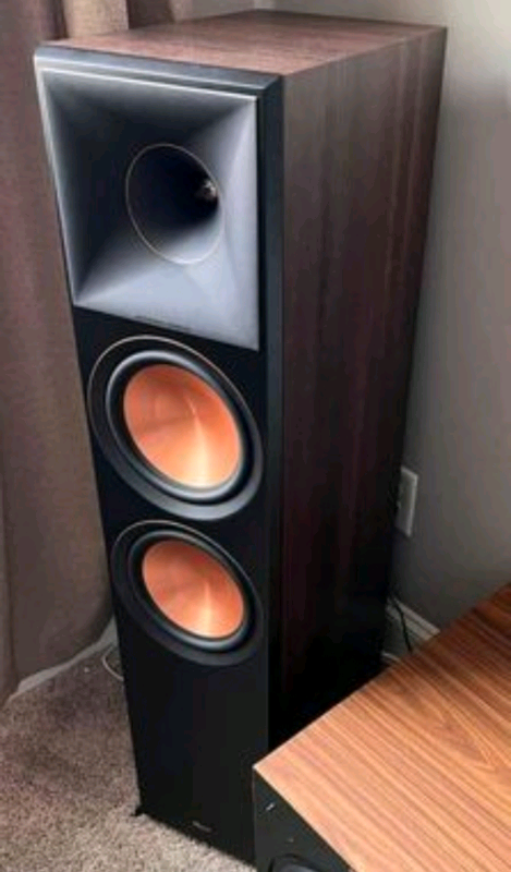 Klipsch rp-8000fii walnut floorstanding speakers rp-8000fwii in Speakers in Markham / York Region - Image 3