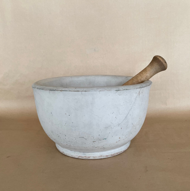 Rare Antique Mortar and Pestle in Arts & Collectibles in Bedford - Image 3