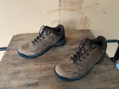 Windrunner Shoes, size 10, View more