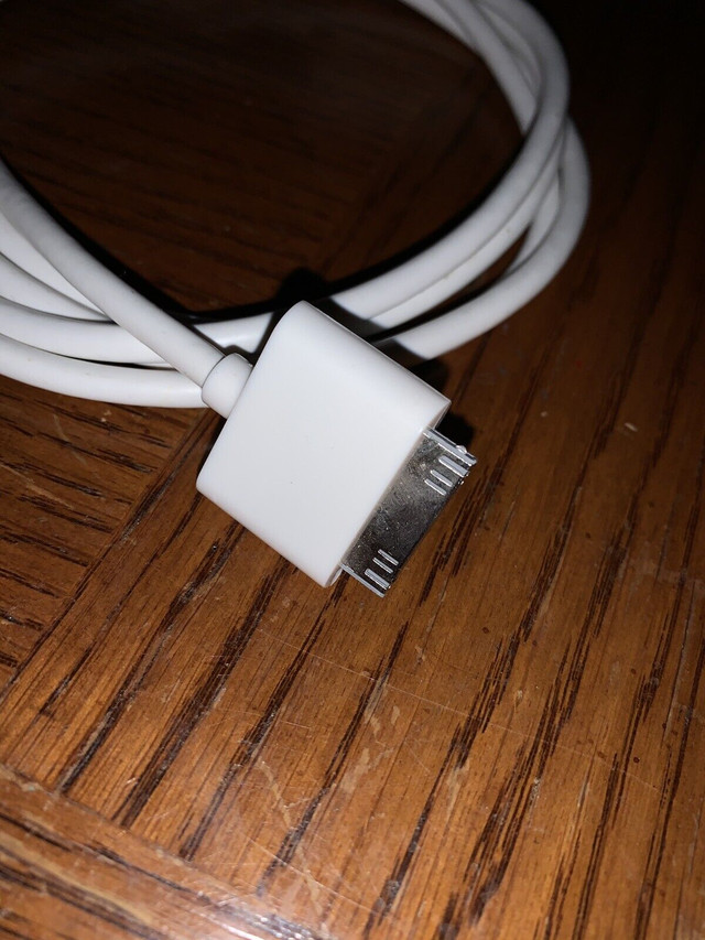 30 Pin iPad Cable to HDMI Digital AV Cable in iPads & Tablets in Oshawa / Durham Region - Image 2
