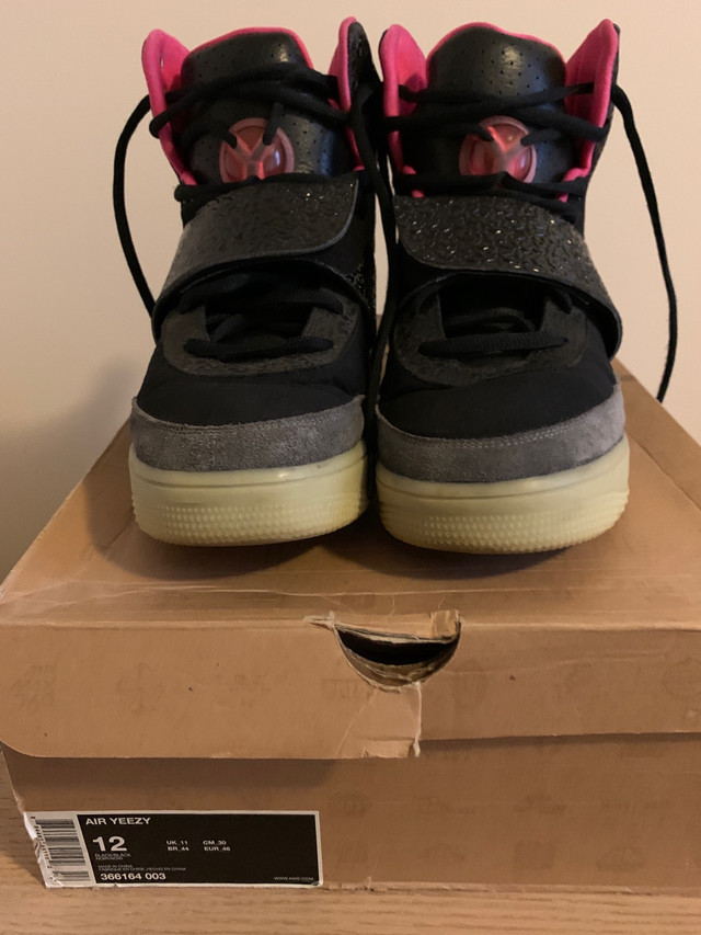 Nike Air Yeezy "Blink" size 12 in Men's Shoes in City of Toronto - Image 3