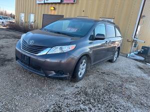 2017 Toyota Sienna LE