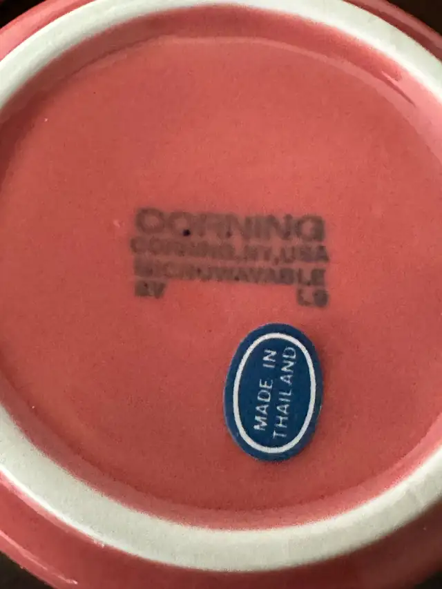 New Corelle Rose Mug (8 Mugs) in Kitchen & Dining Wares in City of Toronto - Image 4