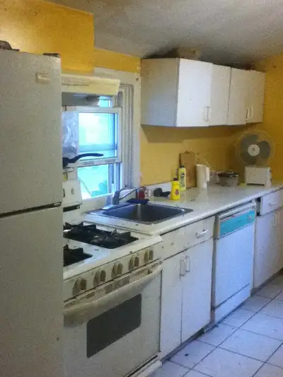 Two bedrooms available for international students