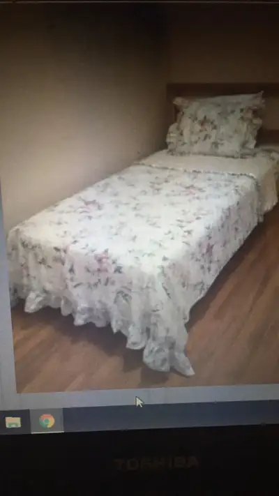 we have room for rent available immediately @ 5090 dela peltrie montreal québec h3 w 1k7 it’s 5 min...