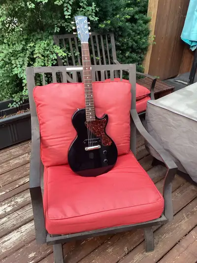 Gibson Les Paul Junior, View more