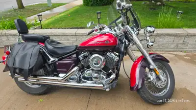 This cruiser-style motorcycle is an incredible find for any enthusiast, with a spotless single-owner...