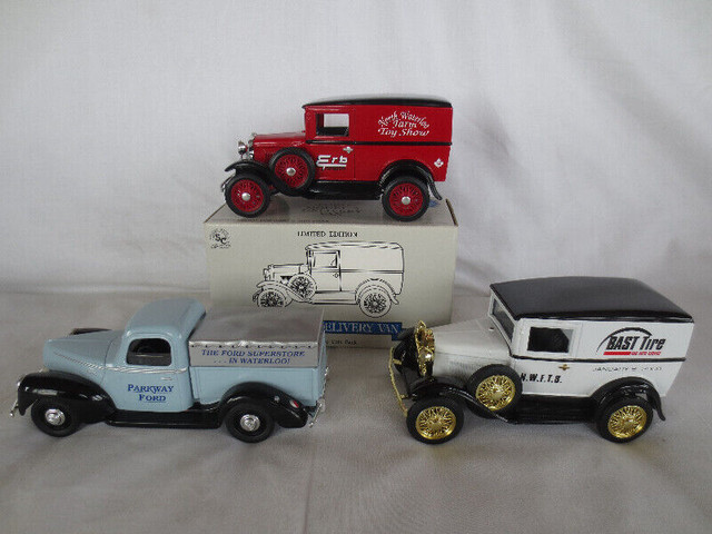 Erb Bast Tire Parkway Ford Toy Model A Truck dans Art et objets de collection  à Sarnia