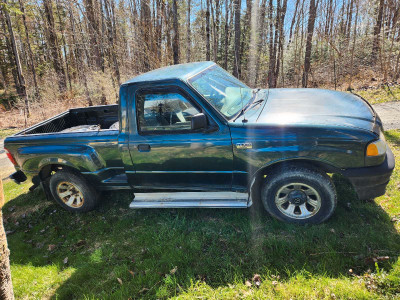 Pick-up mazda B3000