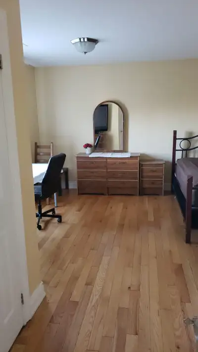Room with private full washroom