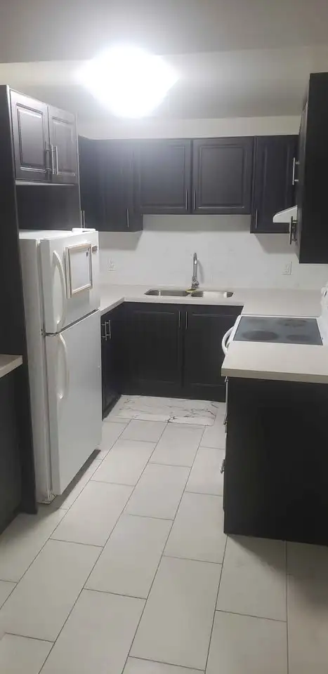 Basement for Rent in Long Term Rentals in Mississauga / Peel Region - Image 4