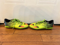 Crampons de soccer moulés Adidas Messi 5.5us soccer cleats