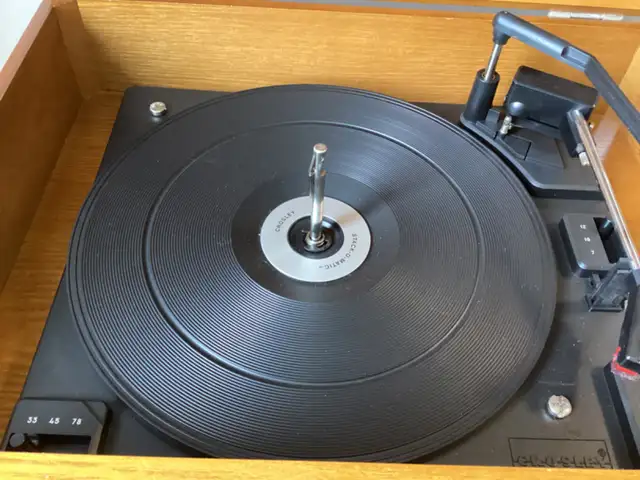 Good working Crosley stack o matic record player C D .cassette in General Electronics in City of Halifax - Image 3