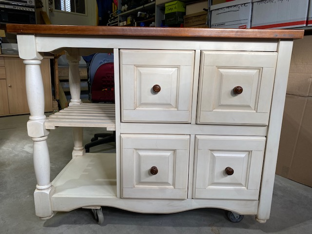 Vintage solid wood cabinet table with 4 drawers and 2 shelves in Bookcases & Shelving Units in Markham / York Region - Image 3