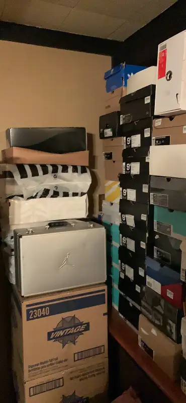 NIKE AIR JORDAN 1,3,4,5,8,9,11,12,13 size 9.5 and 10 DEADSTOCK in Men's Shoes in City of Toronto - Image 4