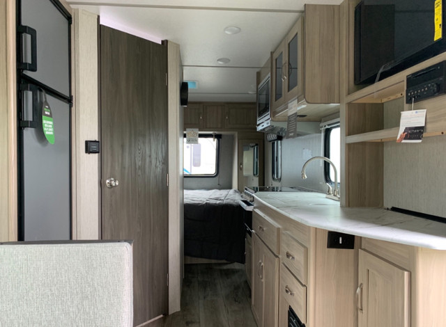 2021 Coachman Freedom Express 204RD in Travel Trailers & Campers in City of Halifax - Image 4