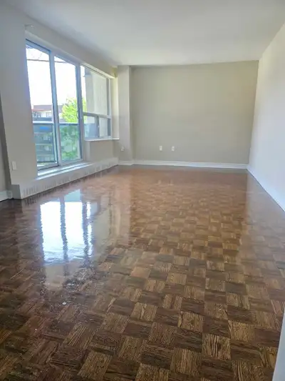 Bright & Spacious Living Room for Rent Available from August 1, 2026 Looking for: Female Student or...