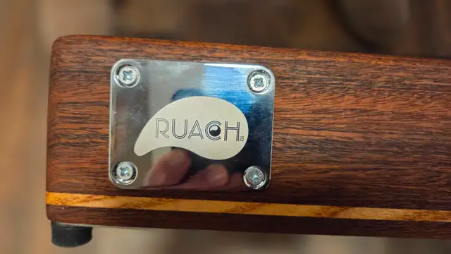 Ruach Foxy Lady Size 3 Large Wood Pedal board and Case in Amps & Pedals in City of Toronto - Image 7