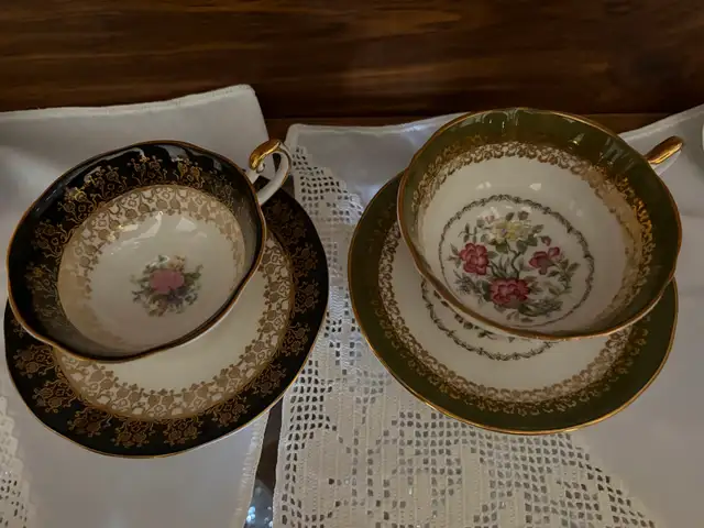 Elizabethan & Queen's Teacups429746962144307200