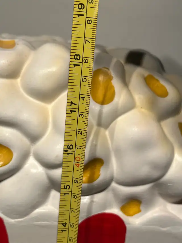 Giant Size Movie Theatre Popcorn  Ceramic Stool Table Display  in Arts & Collectibles in Ottawa - Image 8