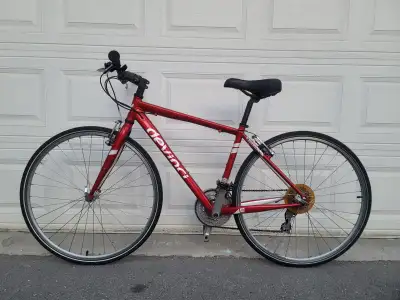 Devinci Hybrid Commute bike Shimano unisex 700c med 27 sp, View more