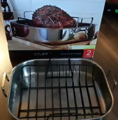 sold together PC Slow Cooker (family size) 4-6 quart/liter Canada's Best Slow Cooker cookbook Roasti...