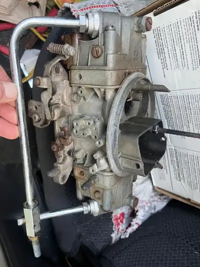 Selling my Holley stuff went efi on new engine Holley 750 vacuum secondaries with manual choke (stil...