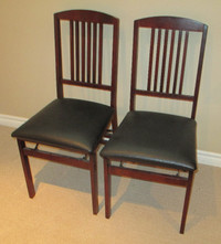 Pair of Like-New Fine Wooden Folding Living/ Dining Room Chairs