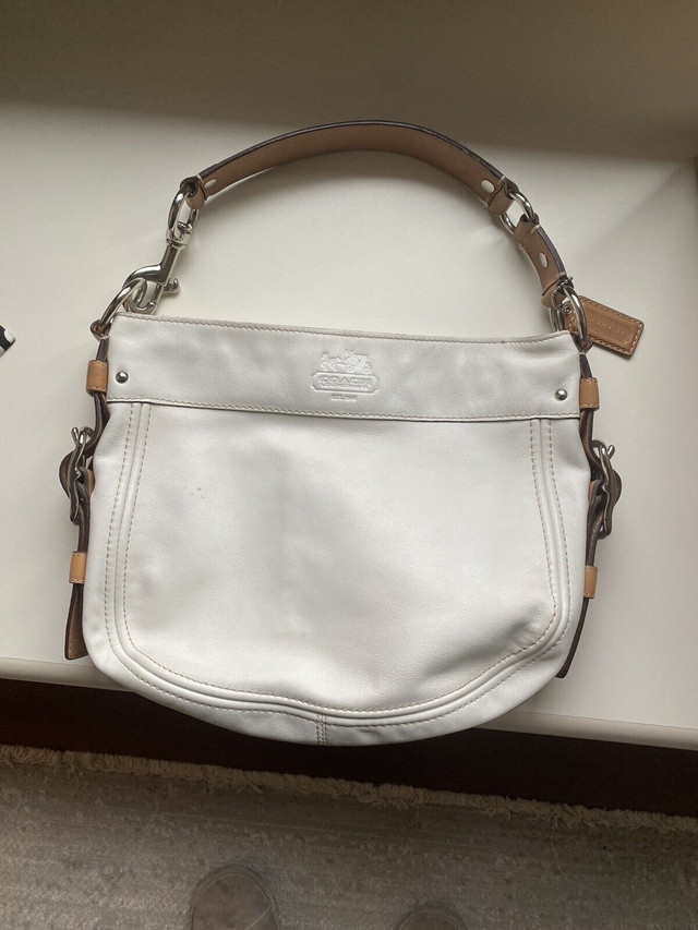 Coach purse  in Women's - Bags & Wallets in Markham / York Region - Image 2