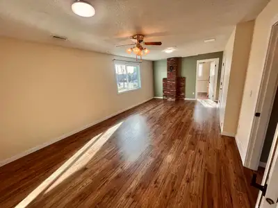 UTILITIES INCLUDED Bright & Cozy Walkout Suite Private entrance Tons of natural light In-suite laund...