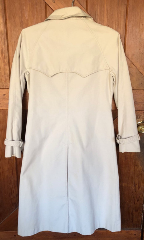 VINTAGE, LINED, MALBER-ETTE TRENCH COAT – Petite Size 6 in Women's - Tops & Outerwear in Markham / York Region - Image 3