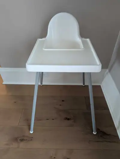 Free Ikea high chair, doesn't have the seat belt anymore and one tray clip is broken but doesn't aff...