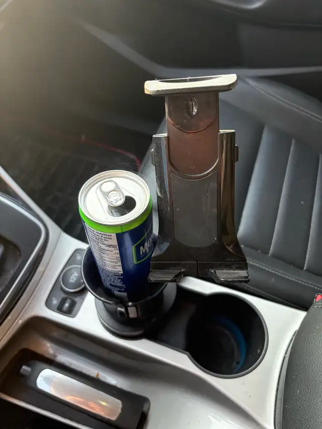 Car Cup Holder Phone Mount in Motorcycle Parts & Accessories in Ottawa - Image 3