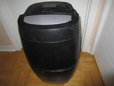 Mascouche Lanaudière déshumidificateur très propre Quand je branche aucun contact se fais je le vend...