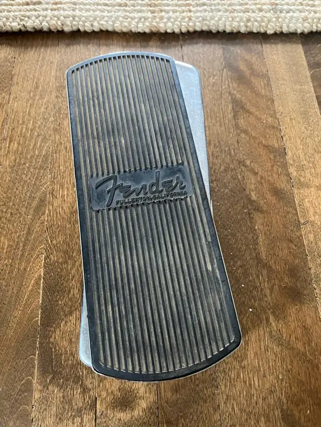 *Vintage* Fender Volume/Tone Pedal in Amps & Pedals in Ottawa - Image 4