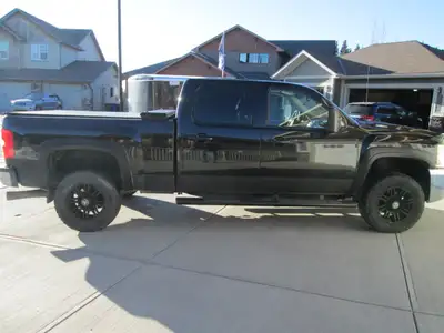 Dual alternators,Oem box sides ,gate,hood,rear bumper,tires,frt suspention. All fluids synthetic,inj...
