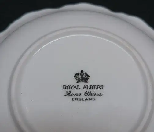 Royal Albert 25th Anniversary silver rose teacup, saucer & bowl in Arts & Collectibles in City of Toronto - Image 5