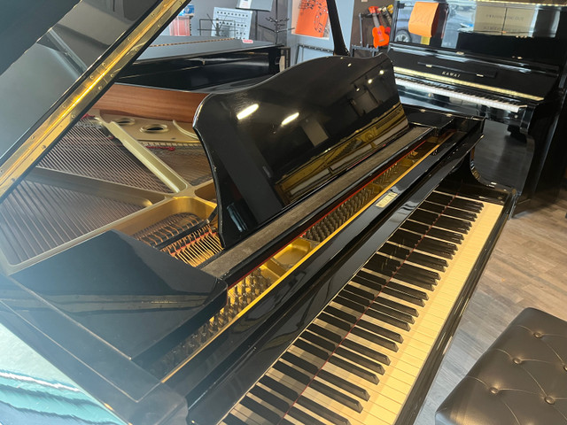 Yamaha Kawasaki piano for sale in Pianos & Keyboards in Markham / York Region - Image 2