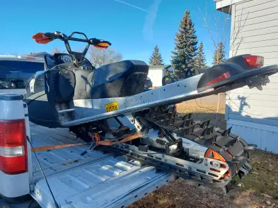 SNOW IS COMING!!! Get ready for it with this well maintained and cared for 2006 Mountain Series 700...