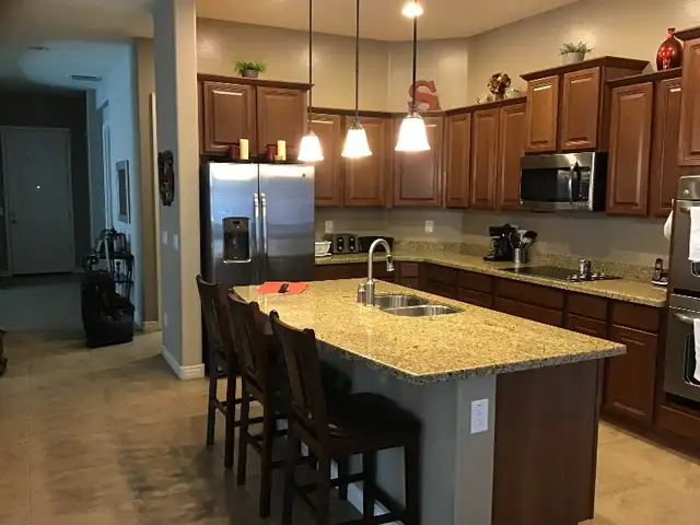 Vacation Home in Arizona in Canada - Image 4