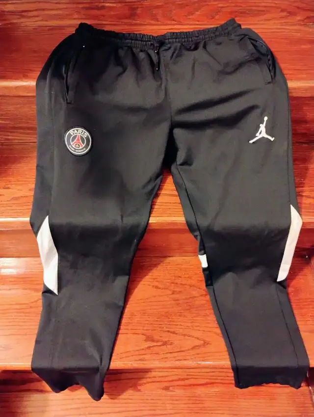 Jordan PSG warm-up pants in Soccer in Oshawa / Durham Region - Image 2