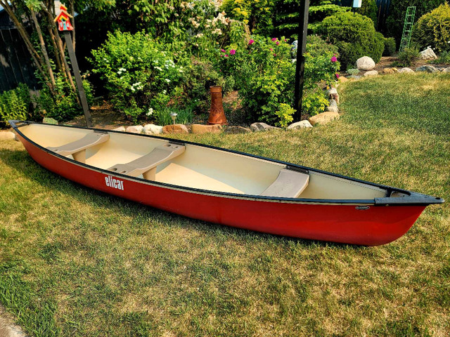 Canoe 15.5ft in Water Sports in Strathcona County