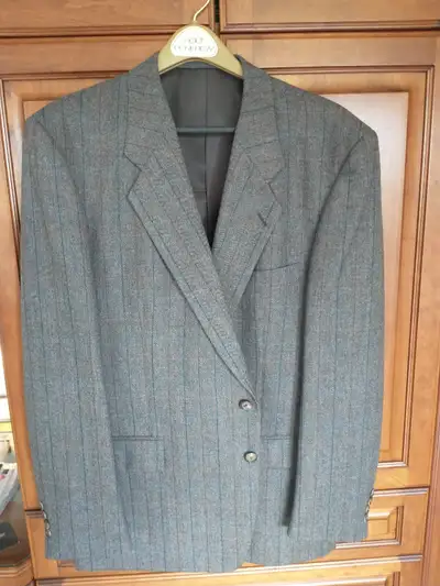 Holt Renfrew suit jacket (XL 56), View more