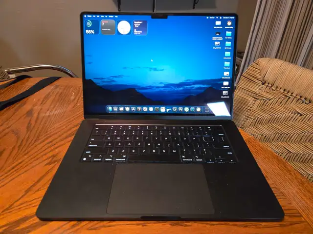 15" MacBook Air M2 in Laptops in Saskatoon - Image 2