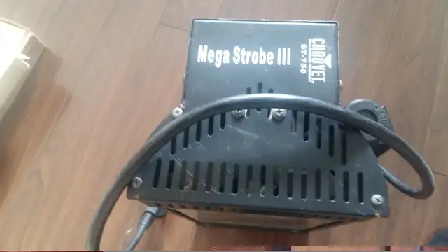 Chauvet Strobe Light  Mega Strobe in Performance & DJ Equipment in Kitchener / Waterloo - Image 3