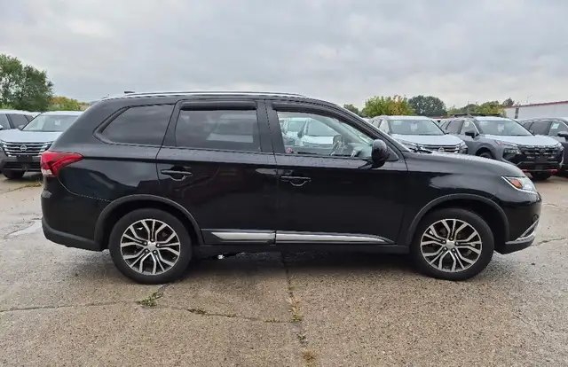 2017 Mitsubishi outlander584651639012075522