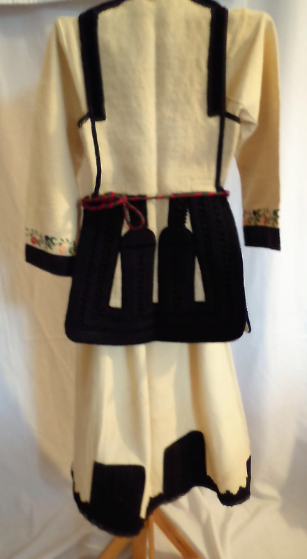 Macedonian woman's folk costume Bitola region in Arts & Collectibles in City of Toronto - Image 2