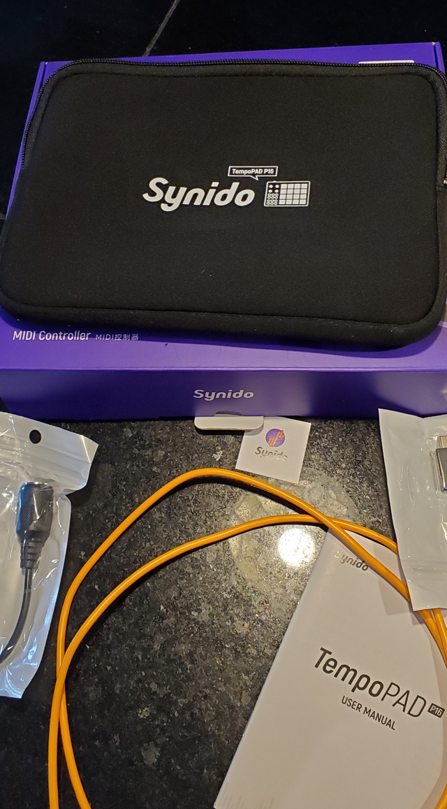 Synido TempoPAD USB midi controller in Pianos & Keyboards in Hamilton - Image 4