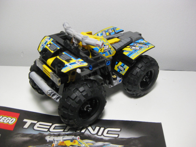 Lego Technic Quad Bike (complete with manual) in Toys & Games in Ottawa